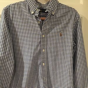 Men’s button down/check shirt.